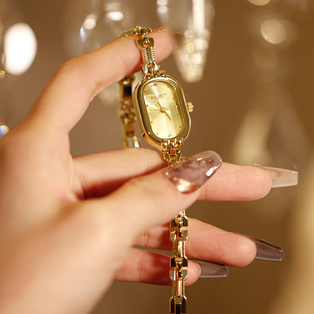 Retro Oval Gold Quartz Watch